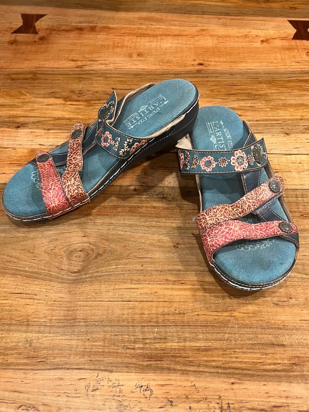 L’Artiste Teal and Coral Floral Adjustable Slide Sandals